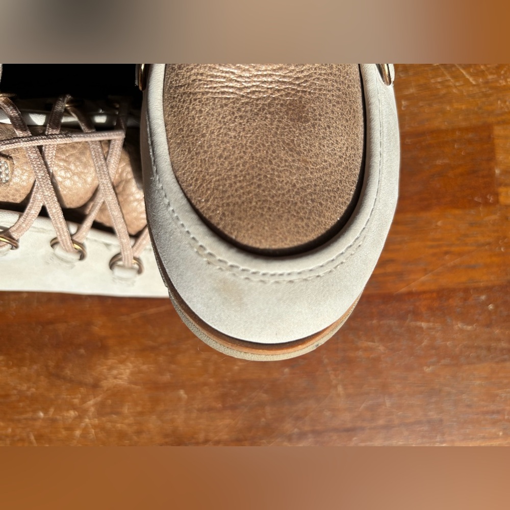 Sorel Cream and Gold Winter Boots - Picture 9 of 12